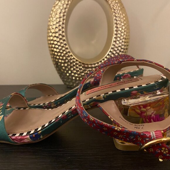 Betsey Johnson Beauty in Bloom Block Heel - Picture 2 of 4